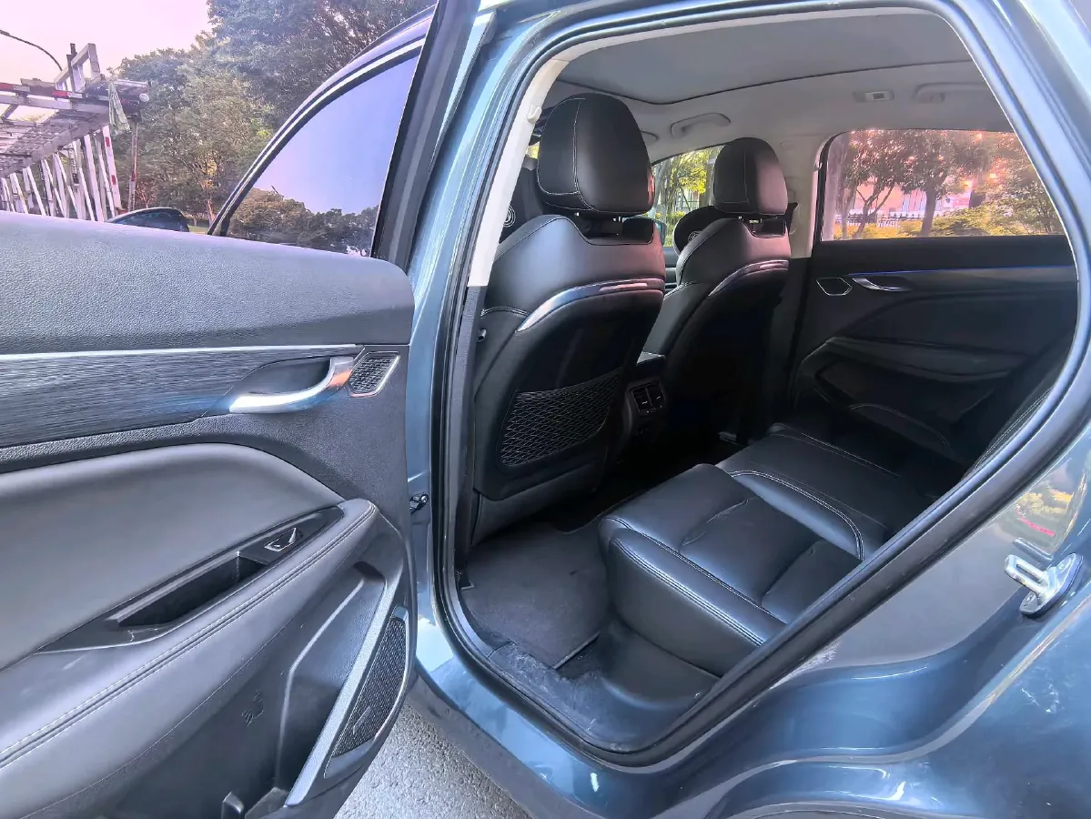 2019 Geely Tugella 2.0T 238HP L4 8AT,autocango,china used car exporter,china ev exporter,chinese used car exporter,chinese used ev exporter