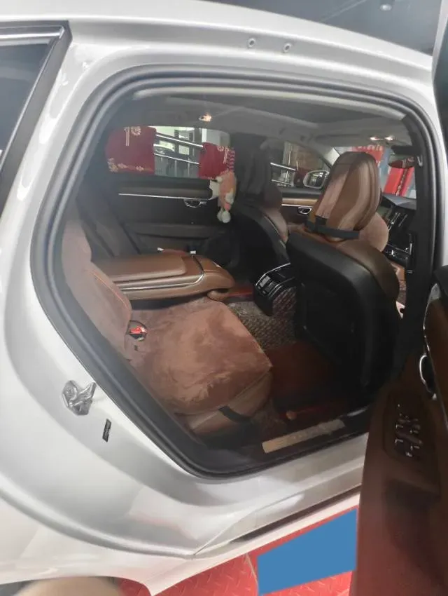 2020 Volvo S90 2.0T 254HP L4 8AT,autocango,china used car exporter,china ev exporter,chinese used car exporter,chinese used ev exporter