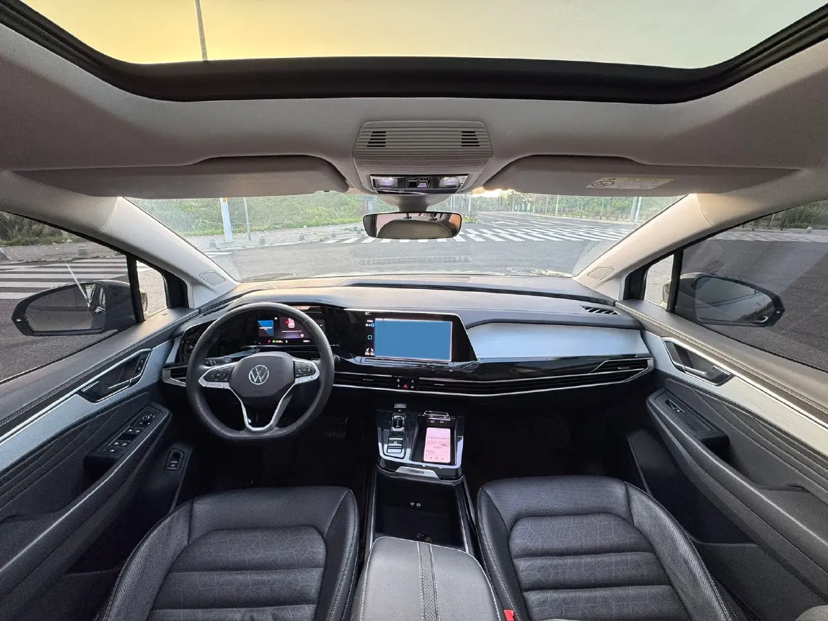 2023 Volkswagen Talagon 2.0T 220HP L4 7DCT,autocango,china used car exporter,china ev exporter,chinese used car exporter,chinese used ev exporter