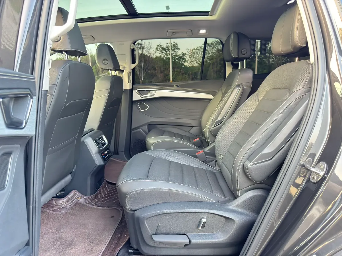 2023 Volkswagen Talagon 2.0T 220HP L4 7DCT,autocango,china used car exporter,china ev exporter,chinese used car exporter,chinese used ev exporter