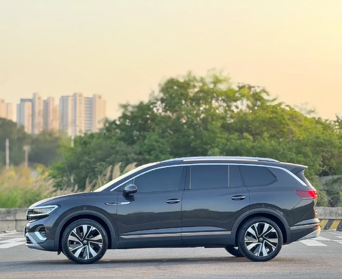 2023 Volkswagen Talagon 2.0T 220HP L4 7DCT,autocango,china used car exporter,china ev exporter,chinese used car exporter,chinese used ev exporter