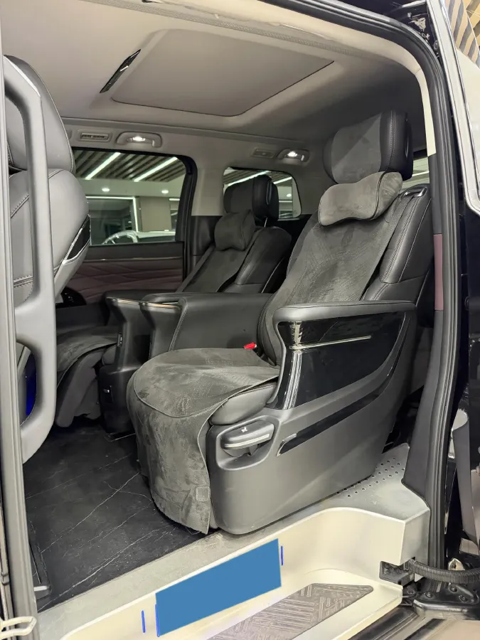 2024 GAC Trumpchi M8 2.0T 252HP L4 8AT,autocango,china used car exporter,china ev exporter,chinese used car exporter,chinese used ev exporter