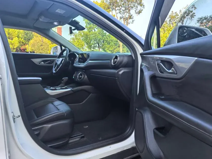 2020 Chevrolet Blazer 2.0T 237HP L4 9AT,autocango,china used car exporter,china ev exporter,chinese used car exporter,chinese used ev exporter