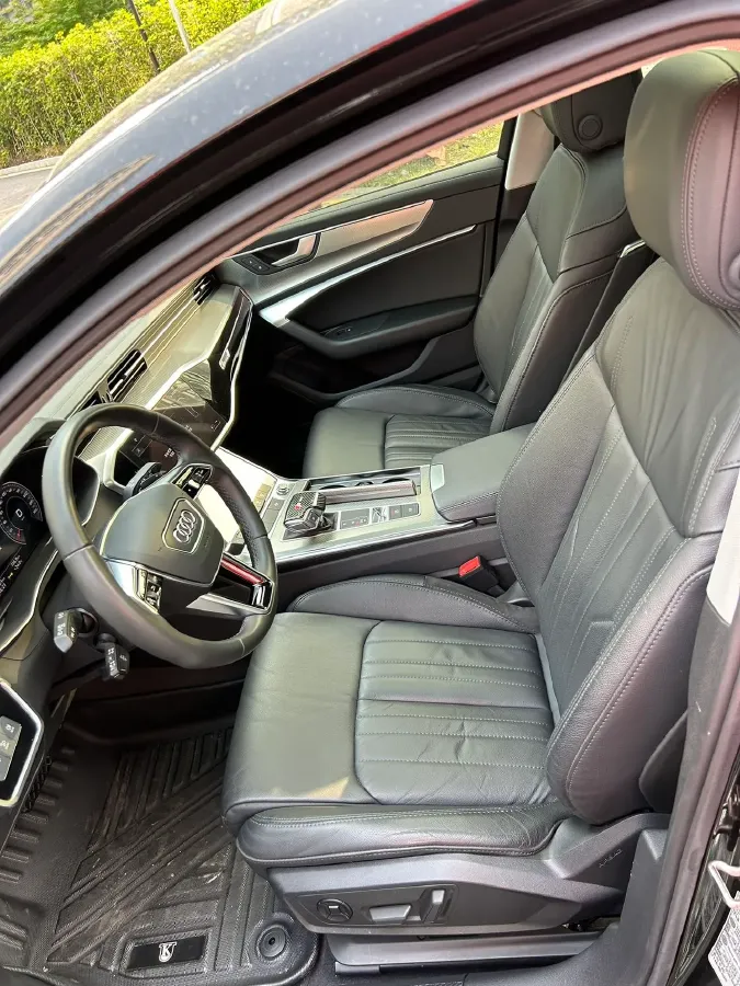 2021 Audi A6L 2.0T 190HP L4 7DCT,autocango,china used car exporter,china ev exporter,chinese used car exporter,chinese used ev exporter