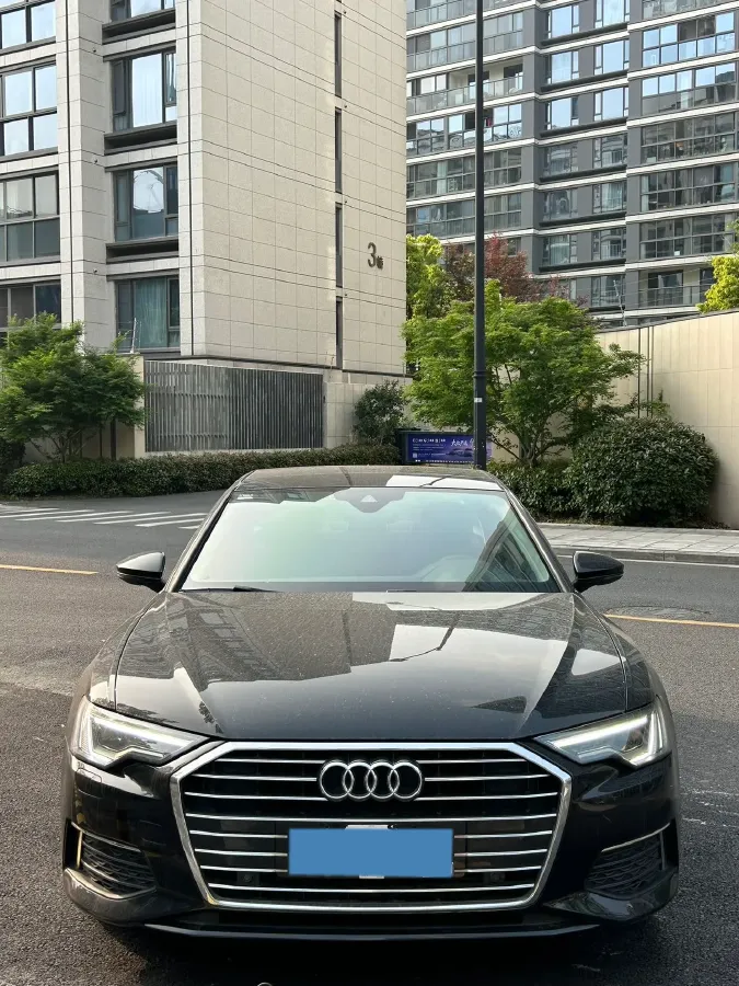 2021 Audi A6L 2.0T 190HP L4 7DCT,autocango,china used car exporter,china ev exporter,chinese used car exporter,chinese used ev exporter
