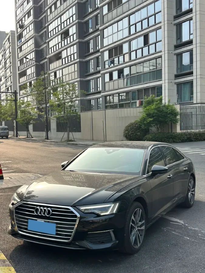 2021 Audi A6L 2.0T 190HP L4 7DCT,autocango,china used car exporter,china ev exporter,chinese used car exporter,chinese used ev exporter