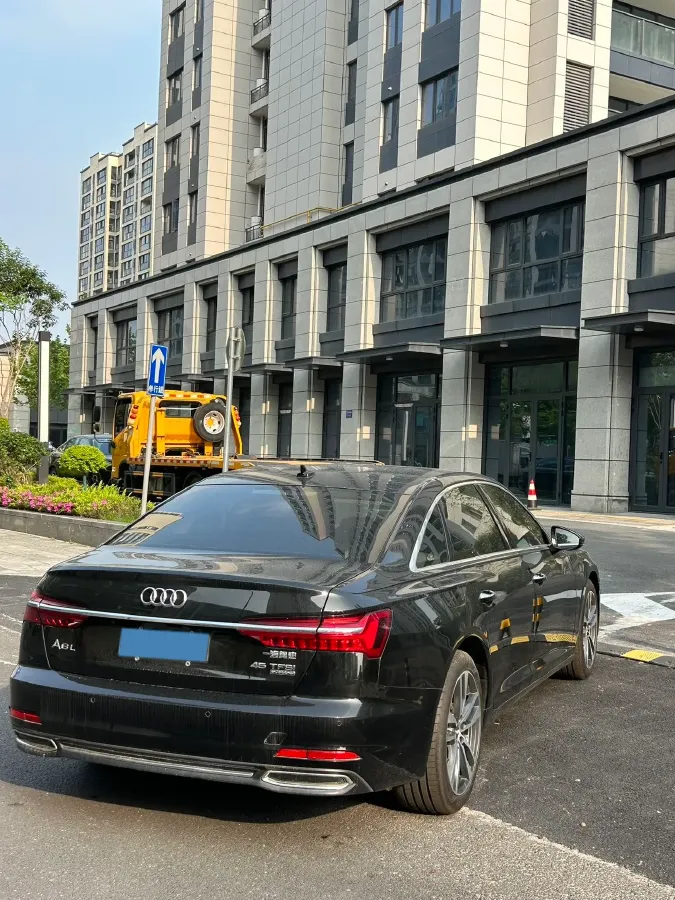 2021 Audi A6L 2.0T 190HP L4 7DCT,autocango,china used car exporter,china ev exporter,chinese used car exporter,chinese used ev exporter
