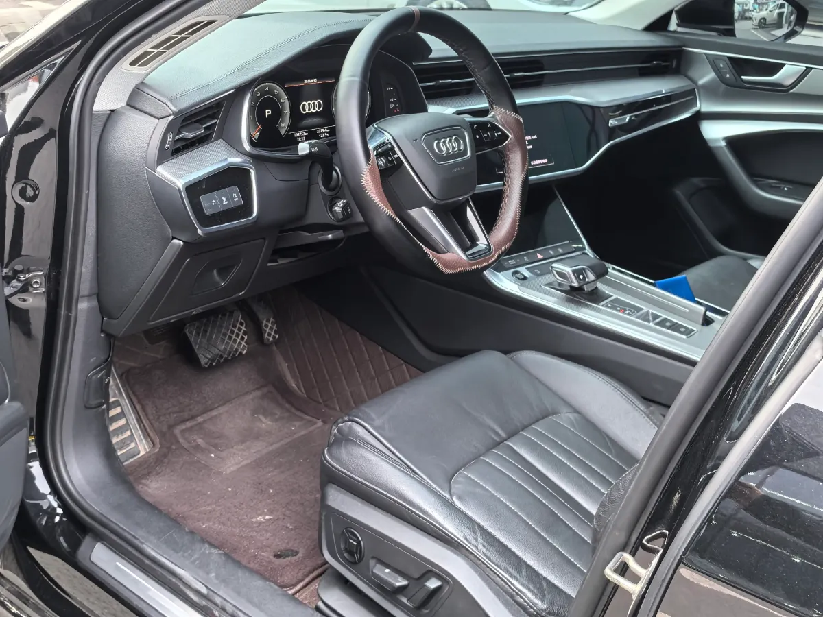 2021 Audi A6L 2.0T 224HP L4 7DCT,autocango,china used car exporter,china ev exporter,chinese used car exporter,chinese used ev exporter