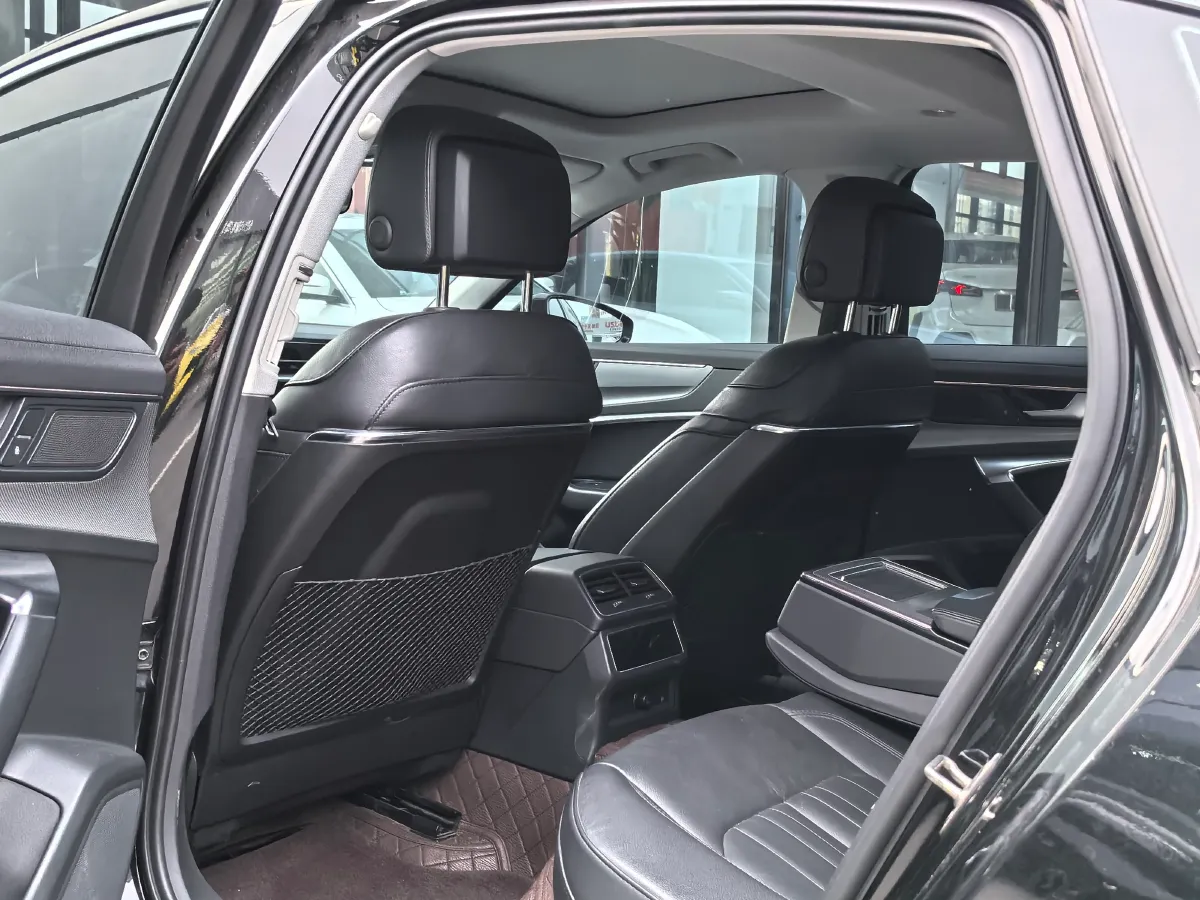 2021 Audi A6L 2.0T 224HP L4 7DCT,autocango,china used car exporter,china ev exporter,chinese used car exporter,chinese used ev exporter