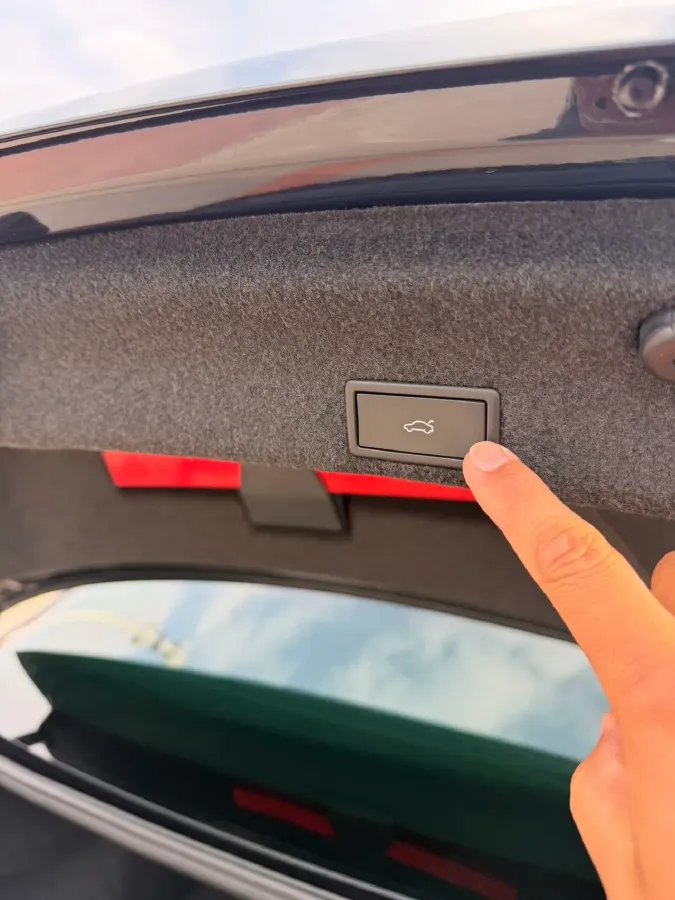 2017 Volkswagen Magotan 1.8T 180HP L4 7DCT,autocango,china used car exporter,china ev exporter,chinese used car exporter,chinese used ev exporter