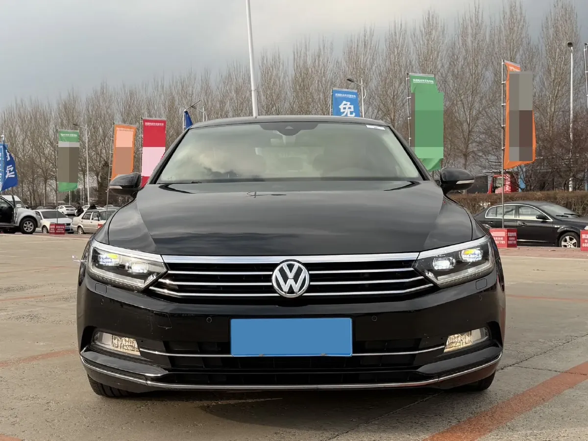 2017 Volkswagen Magotan 1.8T 180HP L4 7DCT,autocango,china used car exporter,china ev exporter,chinese used car exporter,chinese used ev exporter