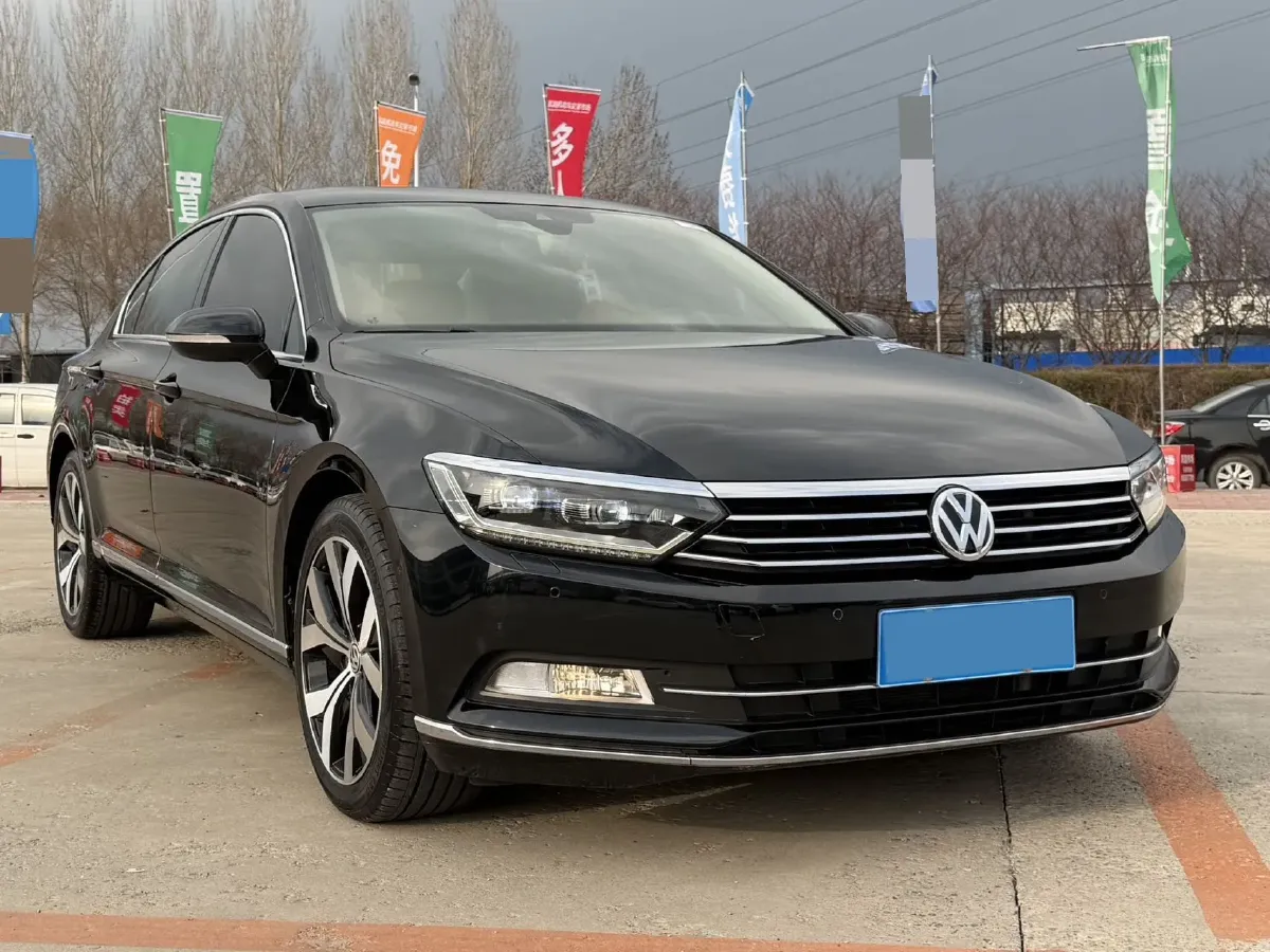 2017 Volkswagen Magotan 1.8T 180HP L4 7DCT,autocango,china used car exporter,china ev exporter,chinese used car exporter,chinese used ev exporter