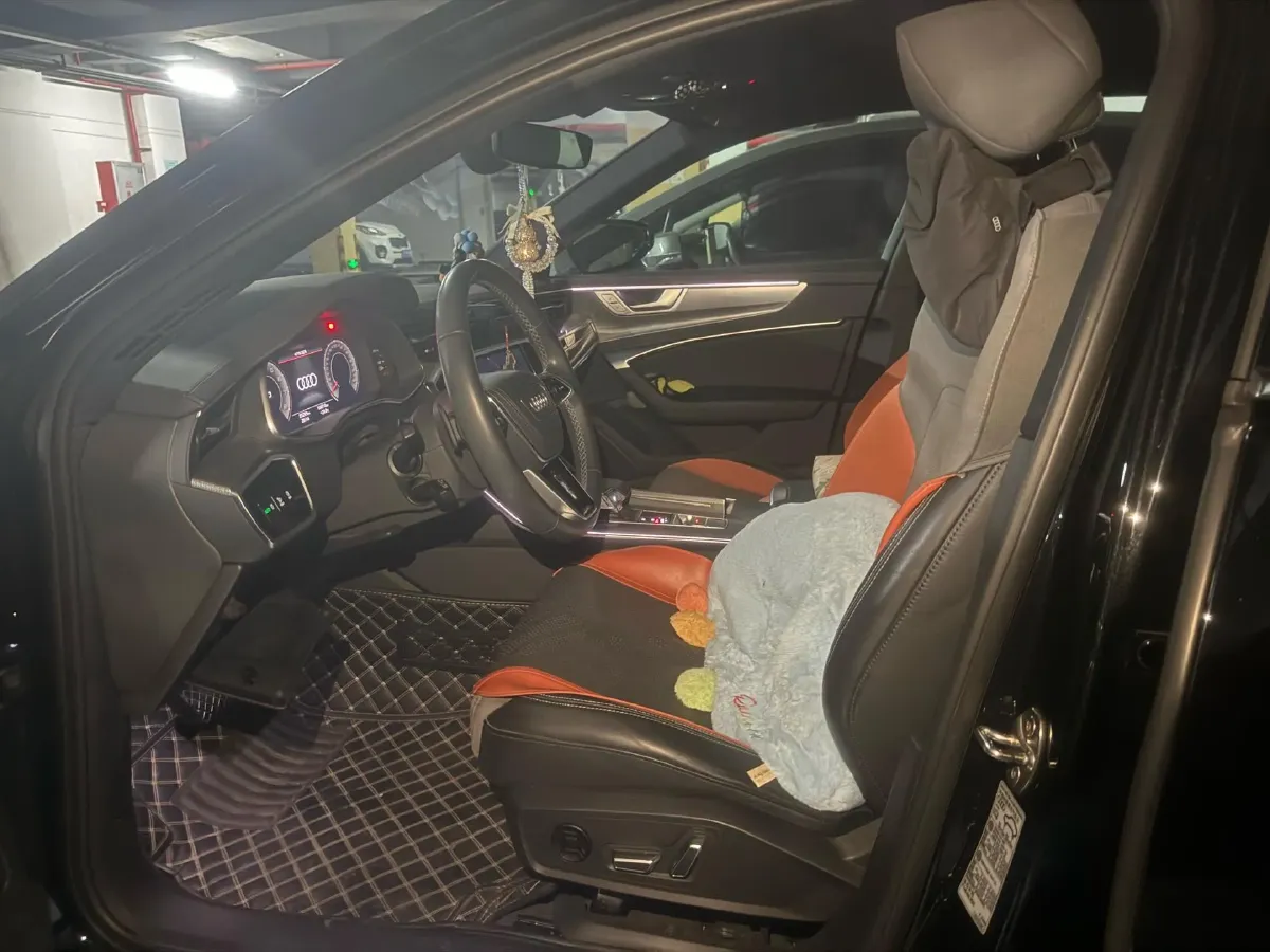 2024 Audi A6L 2.0T 190HP L4 7DCT,autocango,china used car exporter,china ev exporter,chinese used car exporter,chinese used ev exporter