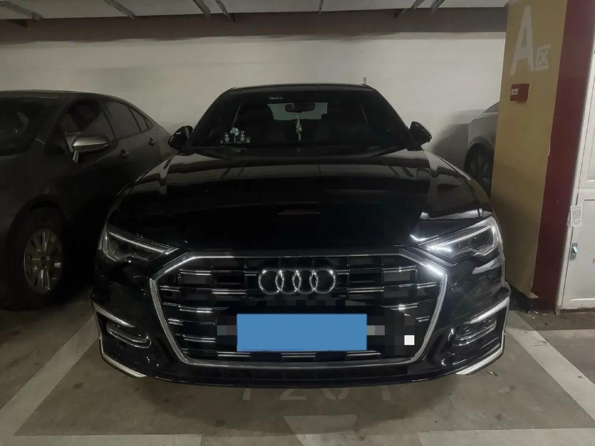 2024 Audi A6L 2.0T 190HP L4 7DCT,autocango,china used car exporter,china ev exporter,chinese used car exporter,chinese used ev exporter
