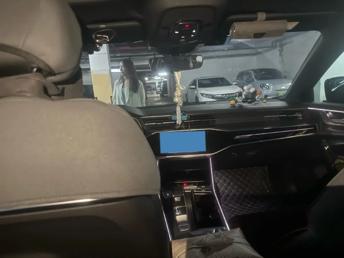 2024 Audi A6L 2.0T 190HP L4 7DCT,autocango,china used car exporter,china ev exporter,chinese used car exporter,chinese used ev exporter