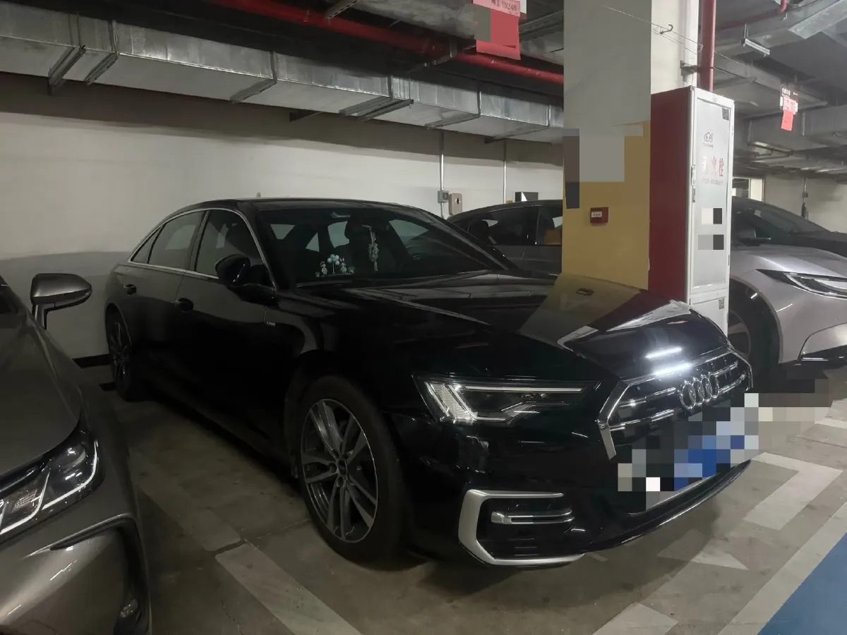 2024 Audi A6L 2.0T 190HP L4 7DCT,autocango,china used car exporter,china ev exporter,chinese used car exporter,chinese used ev exporter