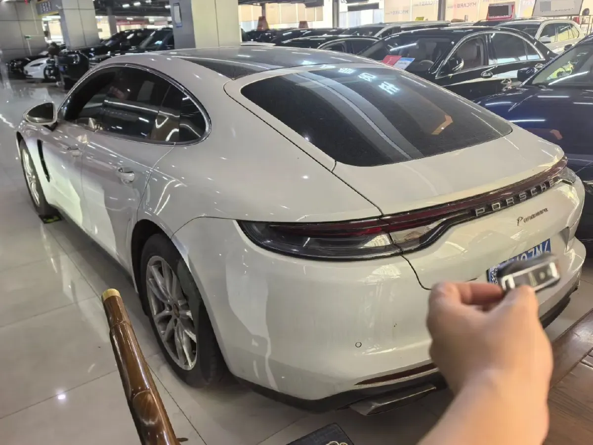 2021 Porsche Panamera 2.9T 330HP V6 8DCT,autocango,china used car exporter,china ev exporter,chinese used car exporter,chinese used ev exporter