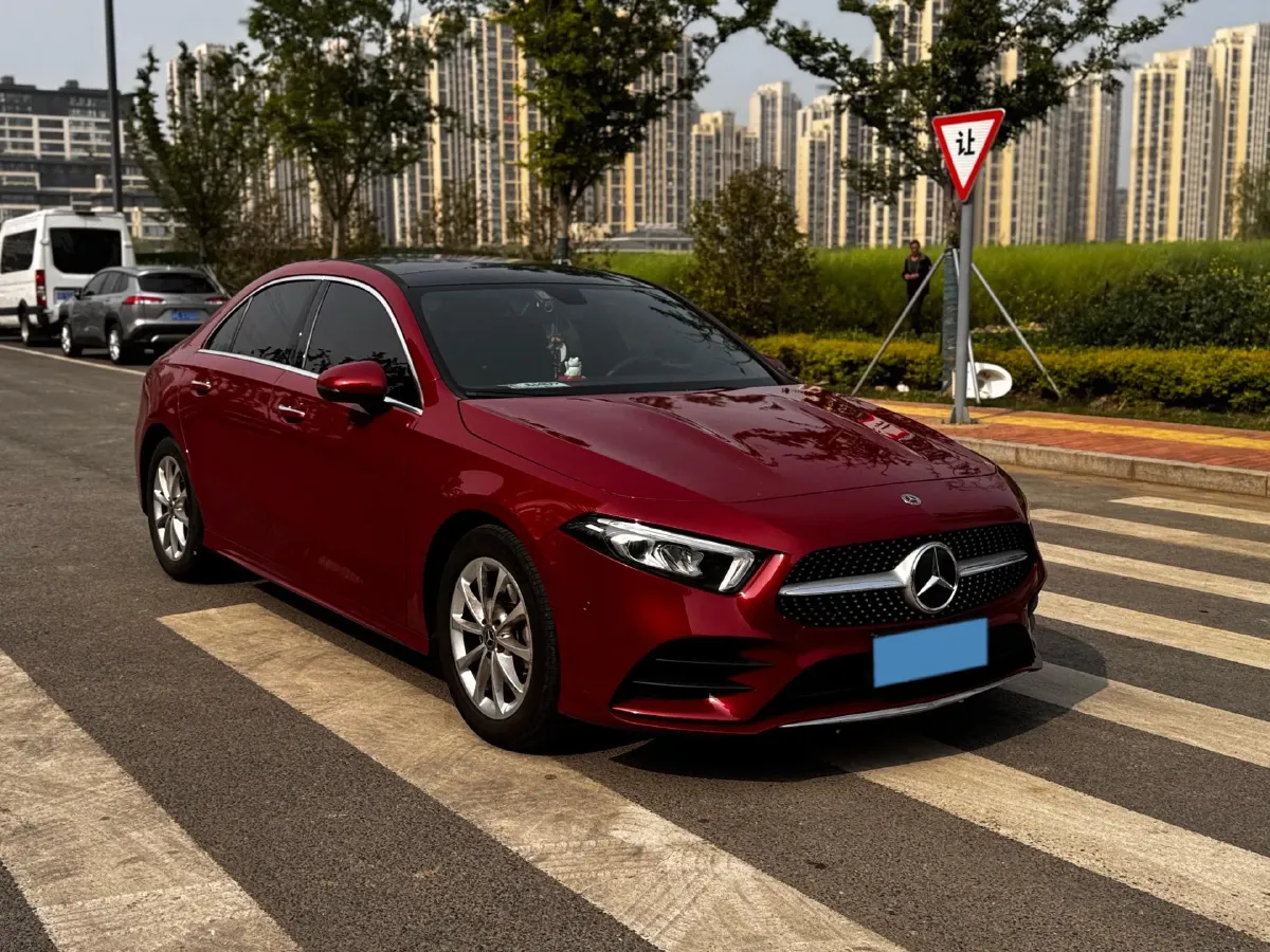 2021 Mercedes-Benz A Class 1.3T 163HP L4 7DCT,autocango,china used car exporter,china ev exporter,chinese used car exporter,chinese used ev exporter