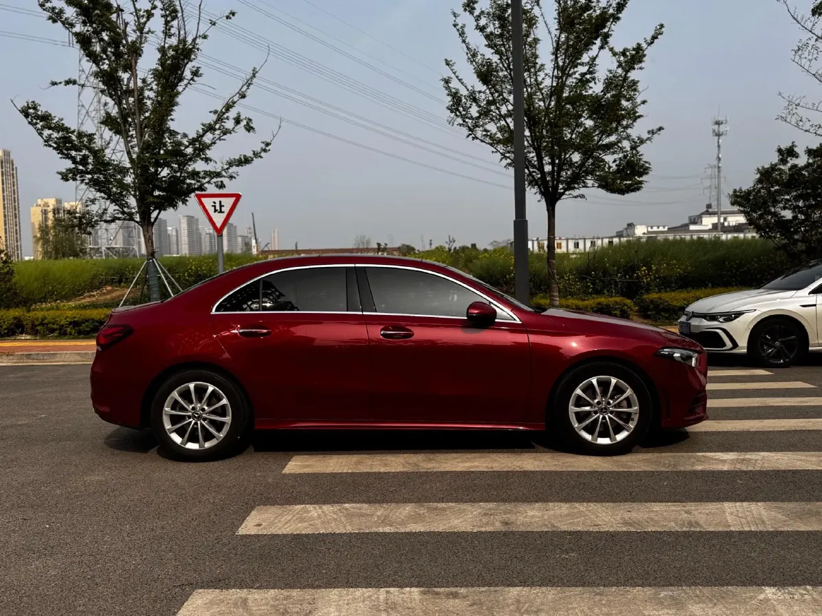 2021 Mercedes-Benz A Class 1.3T 163HP L4 7DCT,autocango,china used car exporter,china ev exporter,chinese used car exporter,chinese used ev exporter