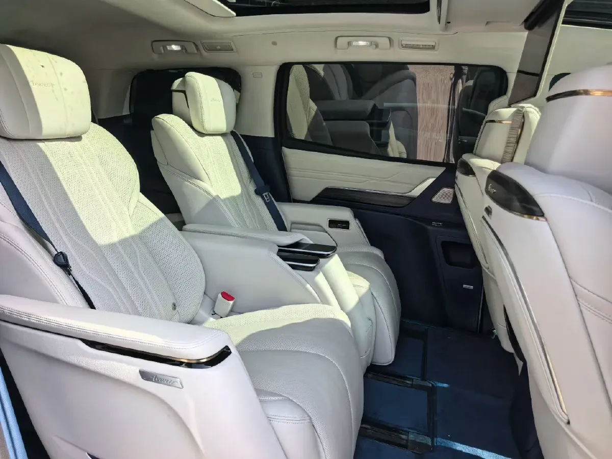 2023 Buick Century 2.0T 237HP L4 9AT,autocango,china used car exporter,china ev exporter,chinese used car exporter,chinese used ev exporter