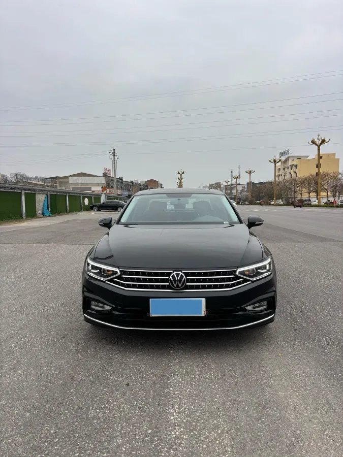 2025 Volkswagen Magotan 1.4T 150HP L4 7DCT,autocango,china used car exporter,china ev exporter,chinese used car exporter,chinese used ev exporter