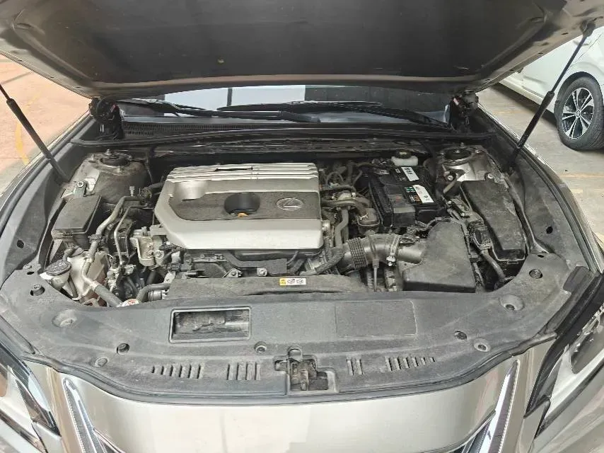 2020 Lexus ES 2.0L 173HP L4 CVT,autocango,china used car exporter,china ev exporter,chinese used car exporter,chinese used ev exporter