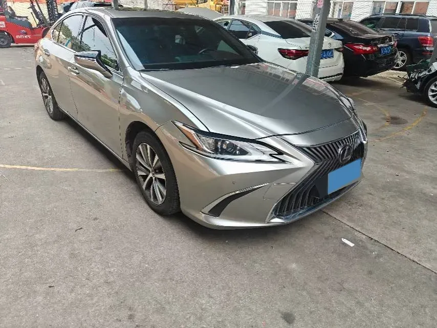 2020 Lexus ES 2.0L 173HP L4 CVT,autocango,china used car exporter,china ev exporter,chinese used car exporter,chinese used ev exporter
