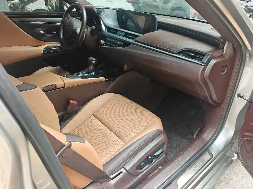 2020 Lexus ES 2.0L 173HP L4 CVT,autocango,china used car exporter,china ev exporter,chinese used car exporter,chinese used ev exporter