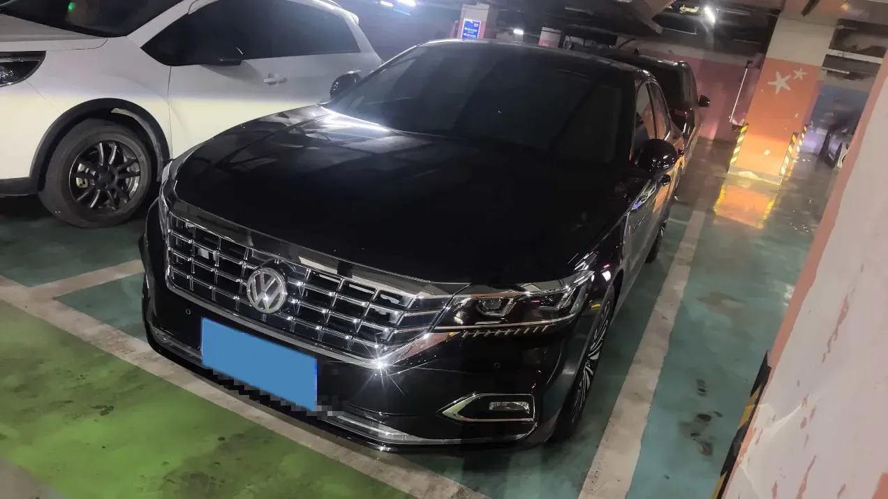 2019 Volkswagen Passat 2.0T 186HP L4 7DCT,autocango,china used car exporter,china ev exporter,chinese used car exporter,chinese used ev exporter