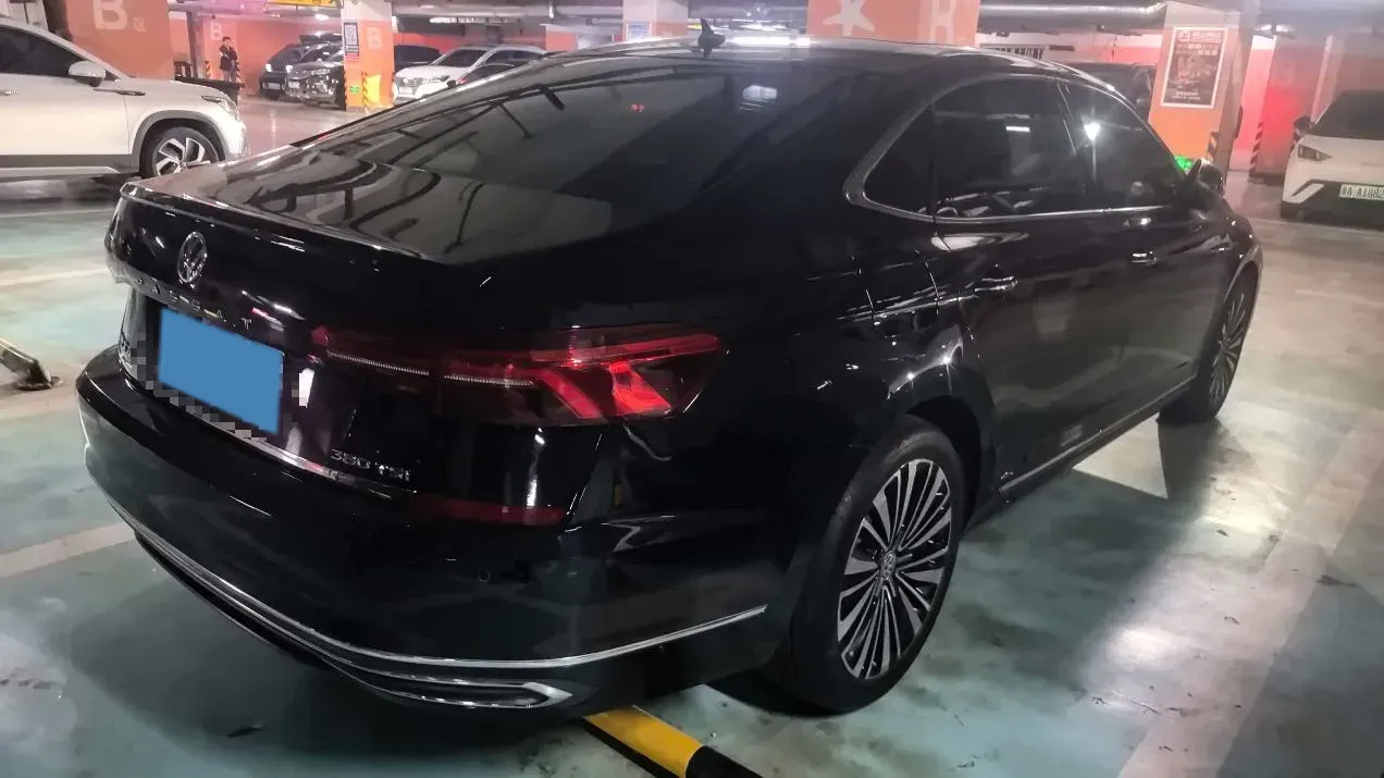 2019 Volkswagen Passat 2.0T 186HP L4 7DCT,autocango,china used car exporter,china ev exporter,chinese used car exporter,chinese used ev exporter