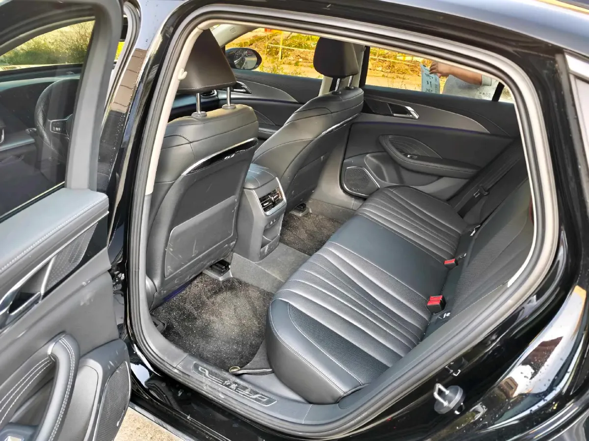 2025 HongQi H5 1.5T 169HP L4 1DHT Hybrid,autocango,china used car exporter,china ev exporter,chinese used car exporter,chinese used ev exporter