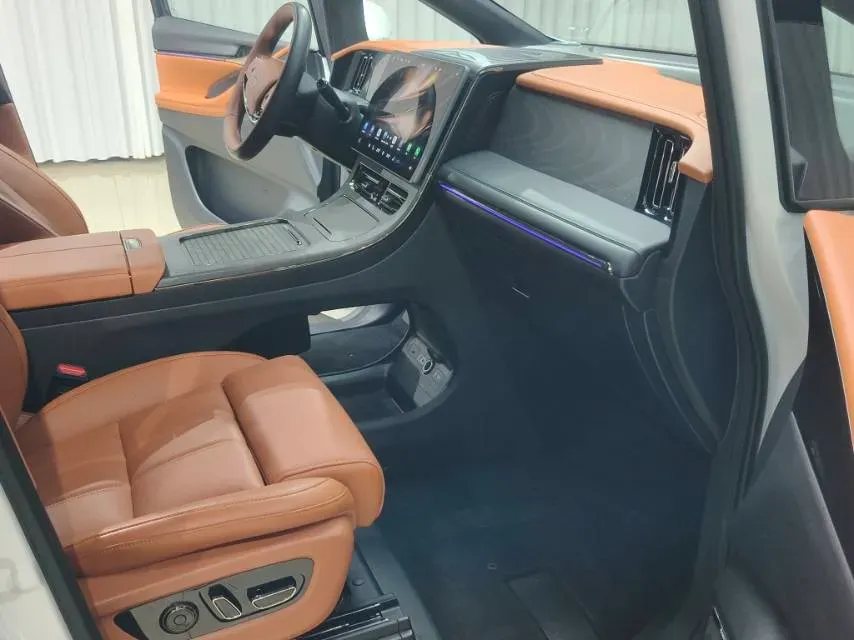 2025 GAC Trumpchi M8 2.0T 190HP L4 2DHT PHEV,autocango,china used car exporter,china ev exporter,chinese used car exporter,chinese used ev exporter