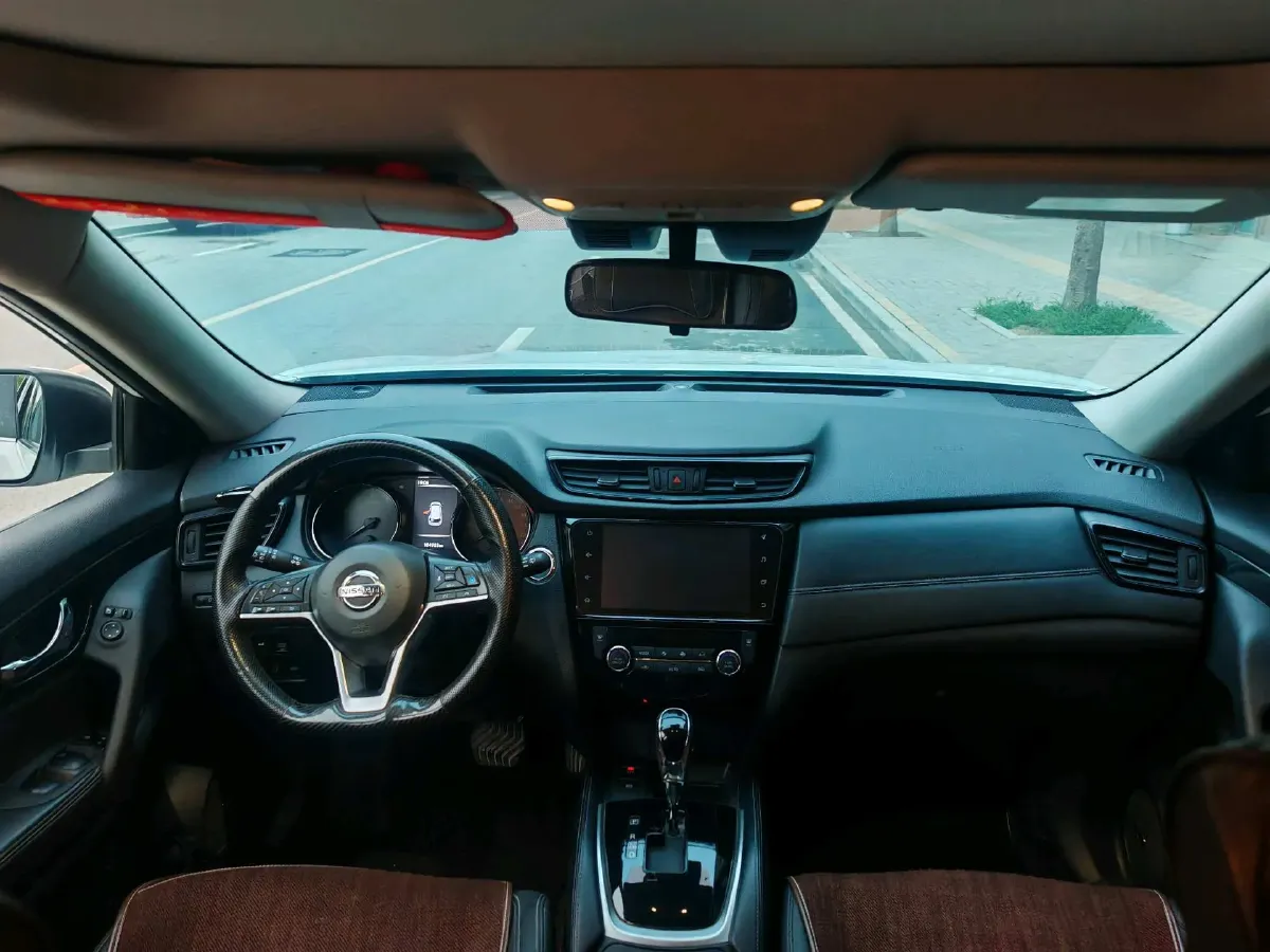 2020 Nissan X-Trail 2.5L 186HP L4 CVT,autocango,china used car exporter,china ev exporter,chinese used car exporter,chinese used ev exporter