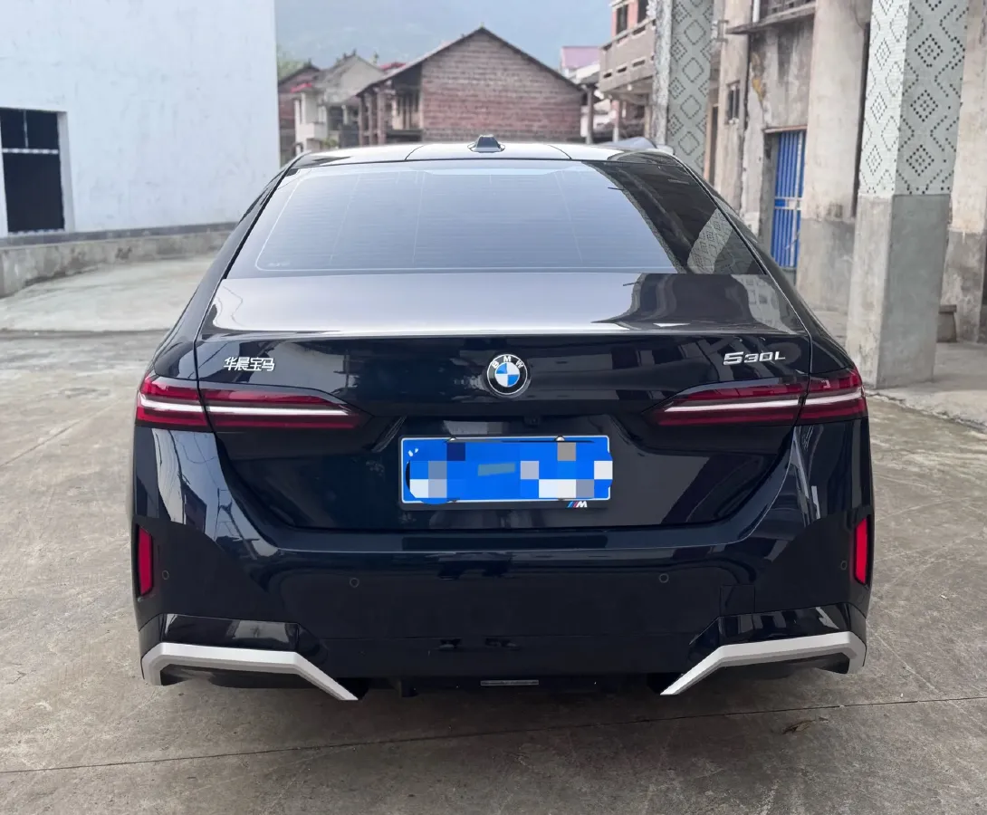2024 BMW 5 Series 2.0T 258HP L4 8AT,autocango,china used car exporter,china ev exporter,chinese used car exporter,chinese used ev exporter
