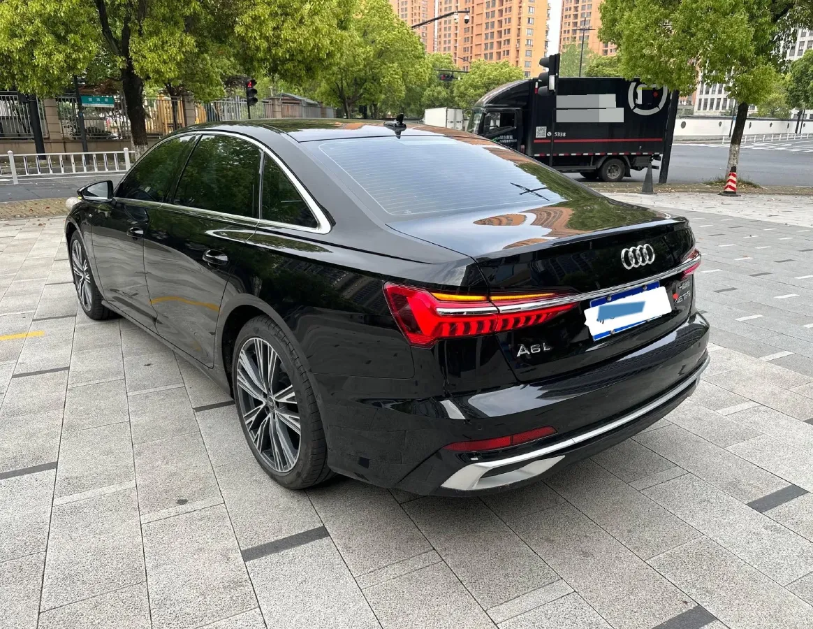 2025 Audi A6L 2.0T 245HP L4 7DCT,autocango,china used car exporter,china ev exporter,chinese used car exporter,chinese used ev exporter