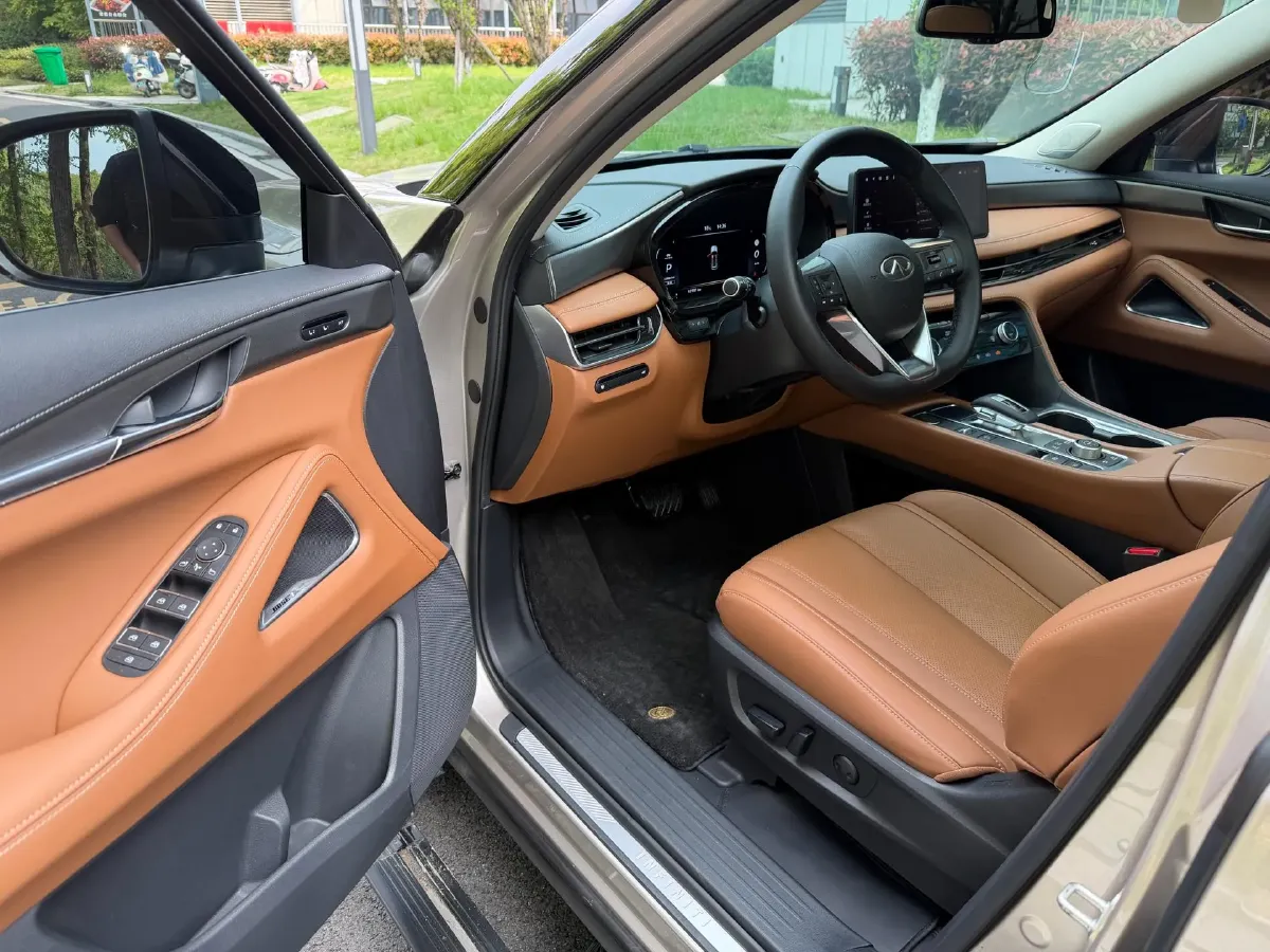 2024 Infiniti QX60 2.0T 252HP L4 9AT,autocango,china used car exporter,china ev exporter,chinese used car exporter,chinese used ev exporter