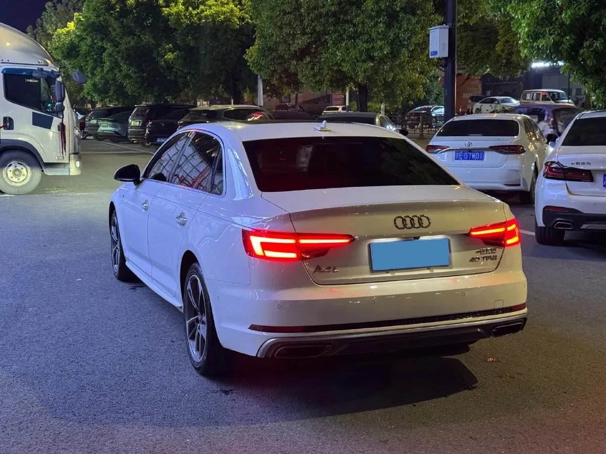 2019 Audi A4L 2.0T 190HP L4 7DCT,autocango,china used car exporter,china ev exporter,chinese used car exporter,chinese used ev exporter