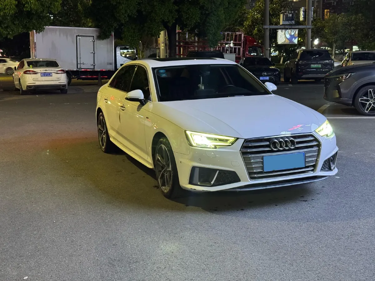 2019 Audi A4L 2.0T 190HP L4 7DCT,autocango,china used car exporter,china ev exporter,chinese used car exporter,chinese used ev exporter