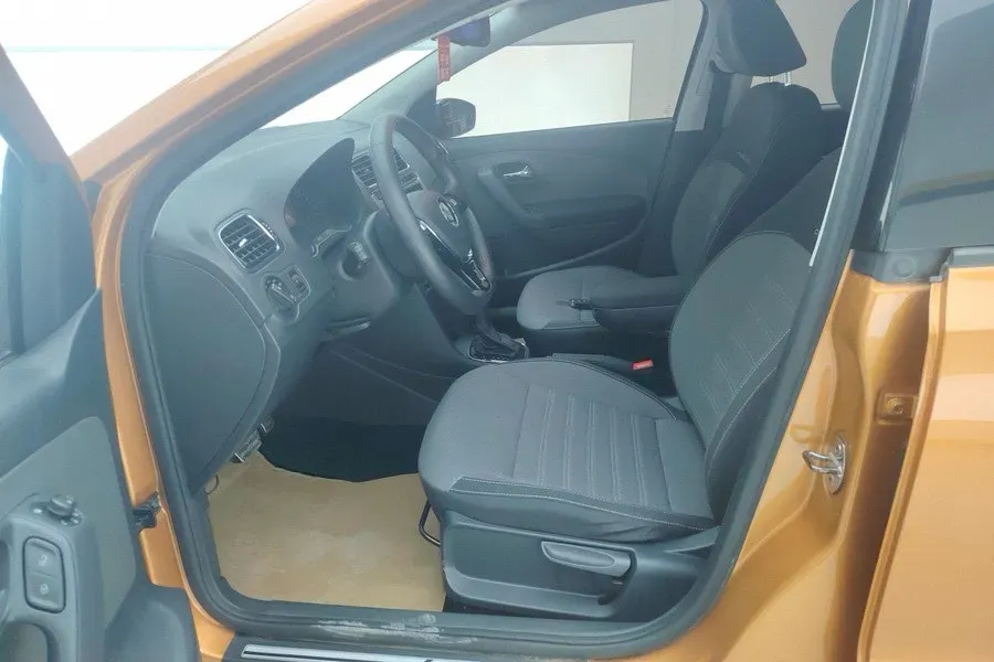 2018 Landwind XiaoYao 1.5T 163HP L4 CVT,autocango,china used car exporter,china ev exporter,chinese used car exporter,chinese used ev exporter