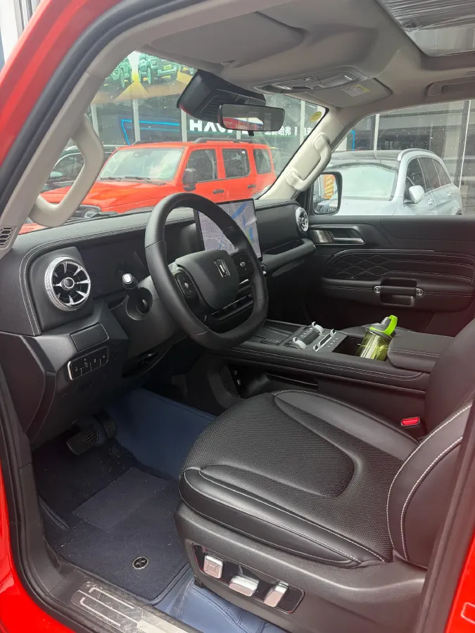 2025 Tank 300 2.0T 227HP L4 9AT,autocango,china used car exporter,china ev exporter,chinese used car exporter,chinese used ev exporter