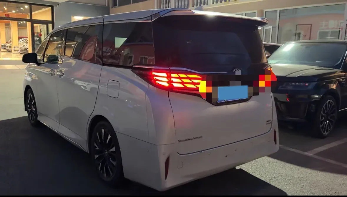 2024 Toyota Alphard 2.5L 190HP L4 E-CVT Hybrid,autocango,china used car exporter,china ev exporter,chinese used car exporter,chinese used ev exporter