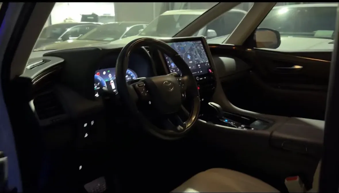 2024 Toyota Alphard 2.5L 190HP L4 E-CVT Hybrid,autocango,china used car exporter,china ev exporter,chinese used car exporter,chinese used ev exporter