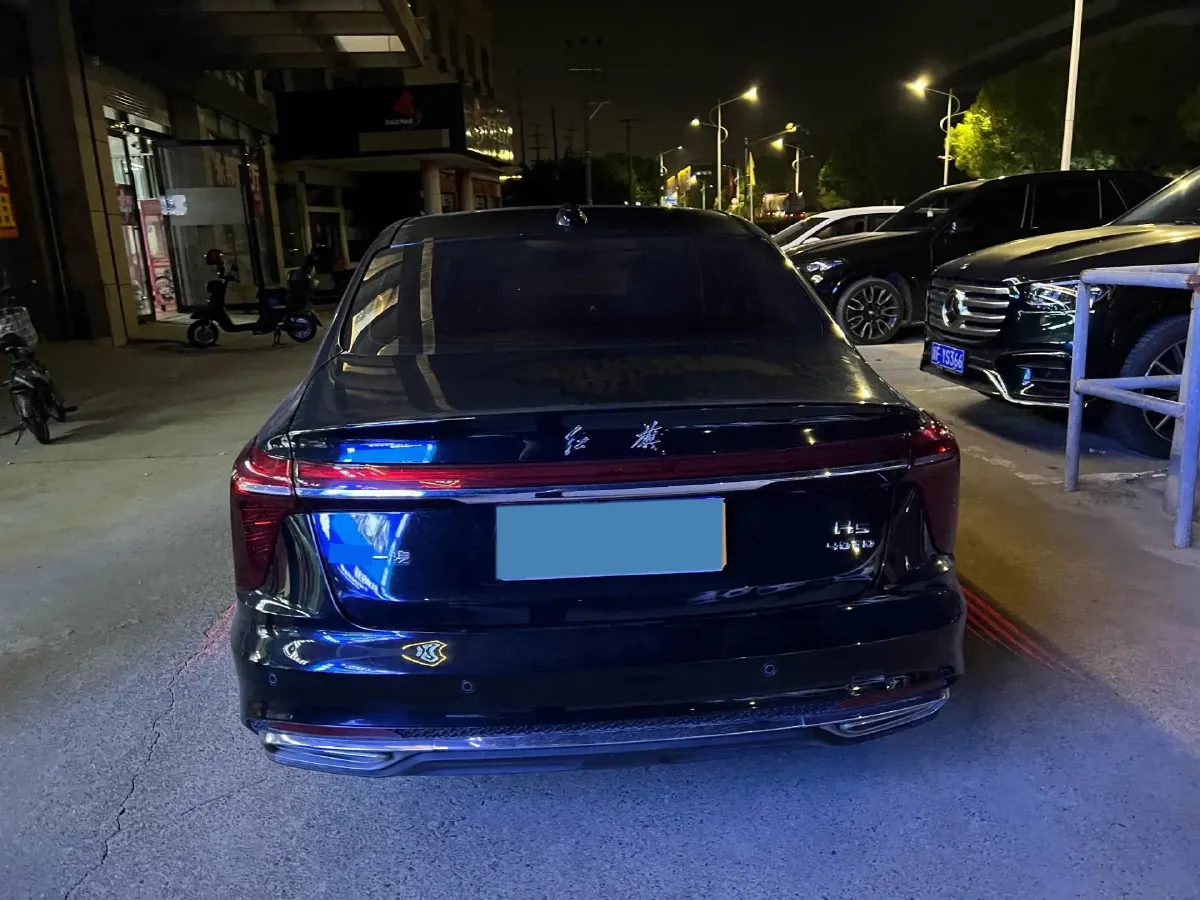 2024 HongQi H5 2.0T 224HP L4 8AT,autocango,china used car exporter,china ev exporter,chinese used car exporter,chinese used ev exporter