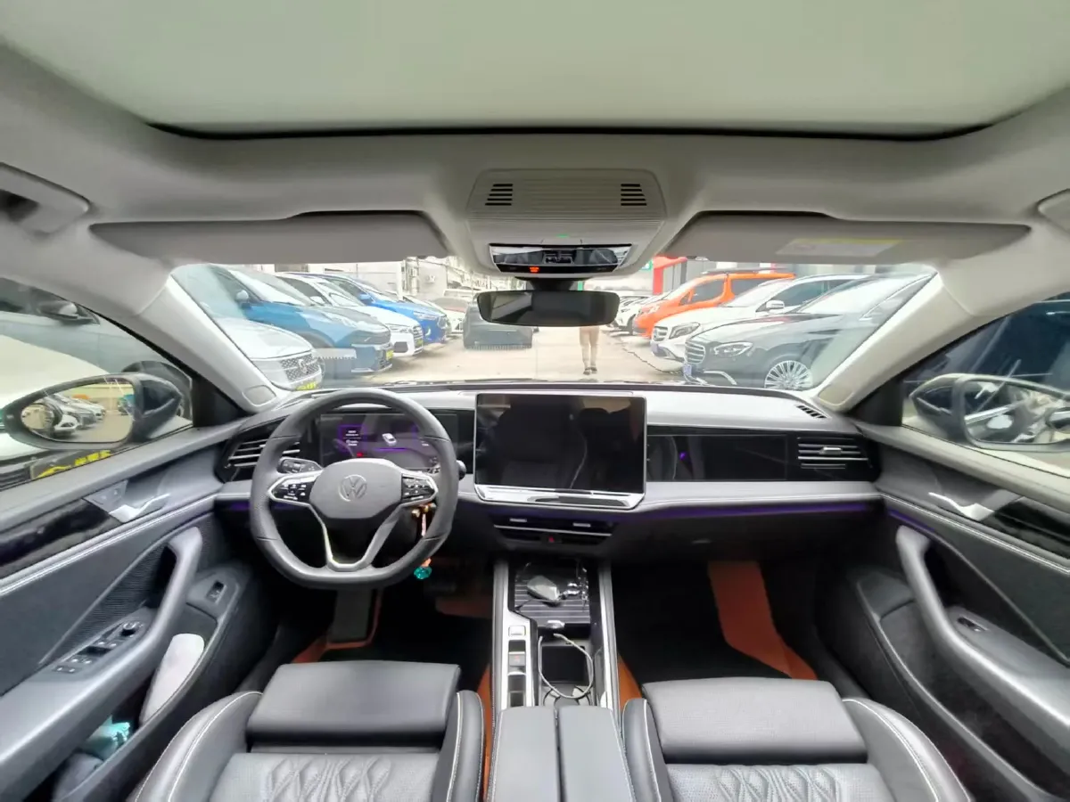 2024 Volkswagen Magotan 2.0T 220HP L4 7DCT,autocango,china used car exporter,china ev exporter,chinese used car exporter,chinese used ev exporter