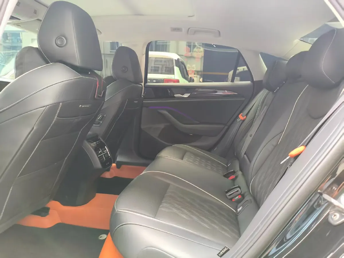 2024 Volkswagen Magotan 2.0T 220HP L4 7DCT,autocango,china used car exporter,china ev exporter,chinese used car exporter,chinese used ev exporter