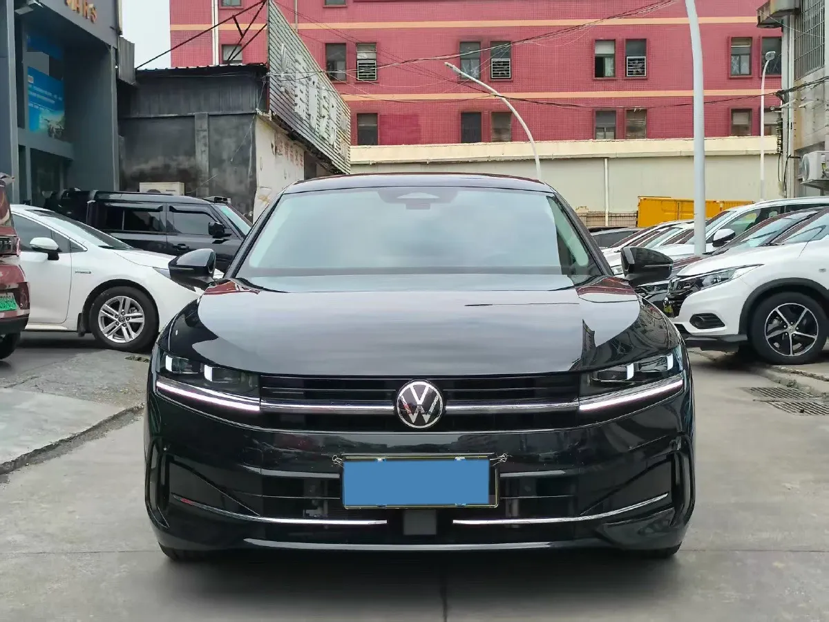 2024 Volkswagen Magotan 2.0T 220HP L4 7DCT,autocango,china used car exporter,china ev exporter,chinese used car exporter,chinese used ev exporter
