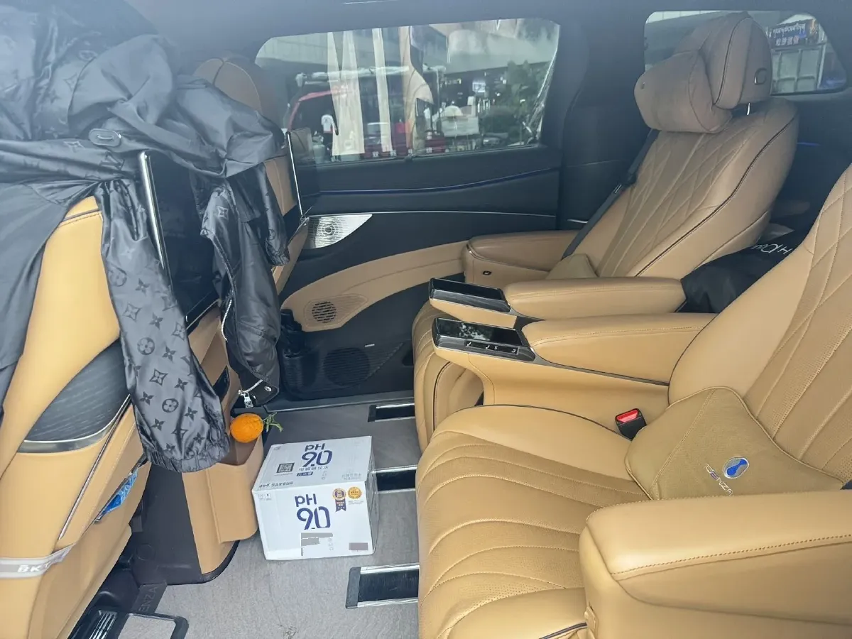 2024 Denza D9 1.5T 139HP L4 E-CVT PHEV 40KWH,autocango,china used car exporter,china ev exporter,chinese used car exporter,chinese used ev exporter