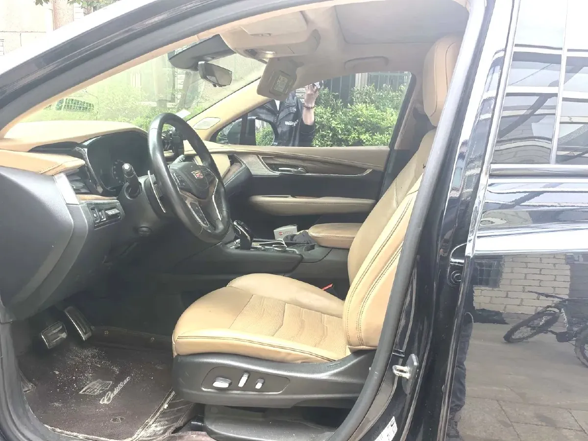 2021 Cadillac XT5 2.0T 237HP L4 9AT,autocango,china used car exporter,china ev exporter,chinese used car exporter,chinese used ev exporter