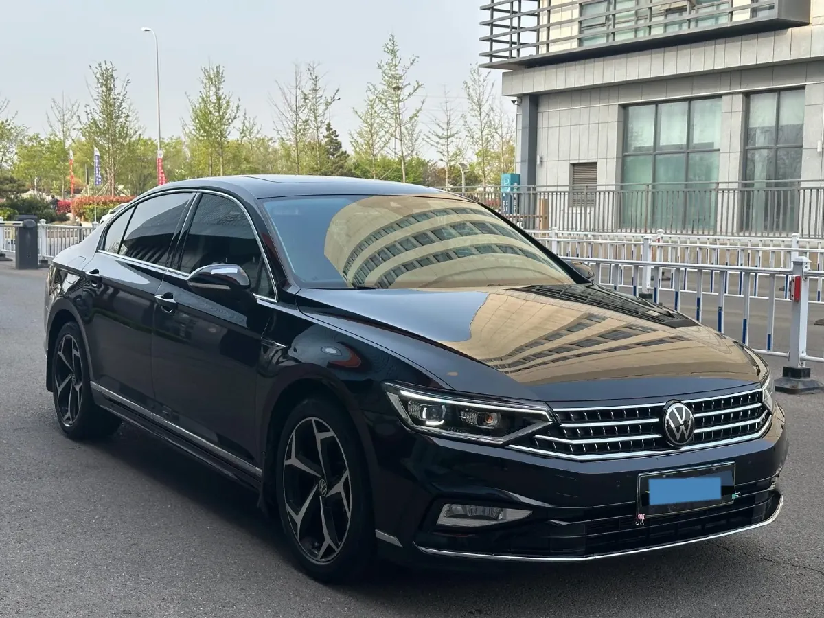 2023 Volkswagen Magotan 2.0T 186HP L4 7DCT,autocango,china used car exporter,china ev exporter,chinese used car exporter,chinese used ev exporter