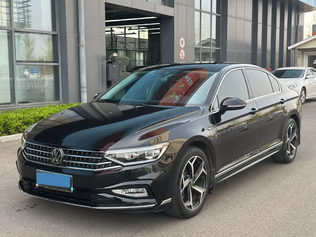 2023 Volkswagen Magotan 2.0T 186HP L4 7DCT,autocango,china used car exporter,china ev exporter,chinese used car exporter,chinese used ev exporter